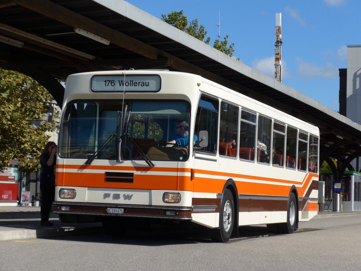 (166'001) - Wegmller, Mnsingen - BE 399'675 - FBW/R&J (ex Bamert, Wollerau) am 4. Oktober 2015 beim Bahnhof Burgdorf