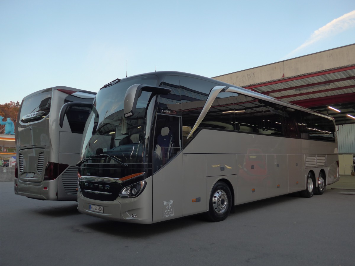 (166'568) - Aus Deutschland: Setra, Ulm - NU-SO 4516 - Setra am 6. November 2015 in Kloten, EvoBus