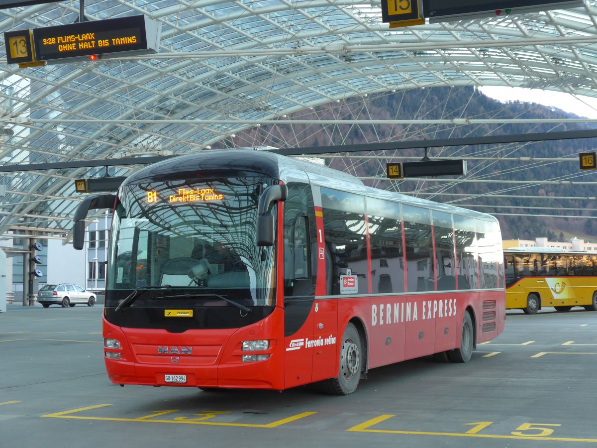 (167'952) - PostAuto Graubnden - GR 162'994 - MAN (ex GR 162'972) am 26. Dezember 2015 in Chur, Postautostation