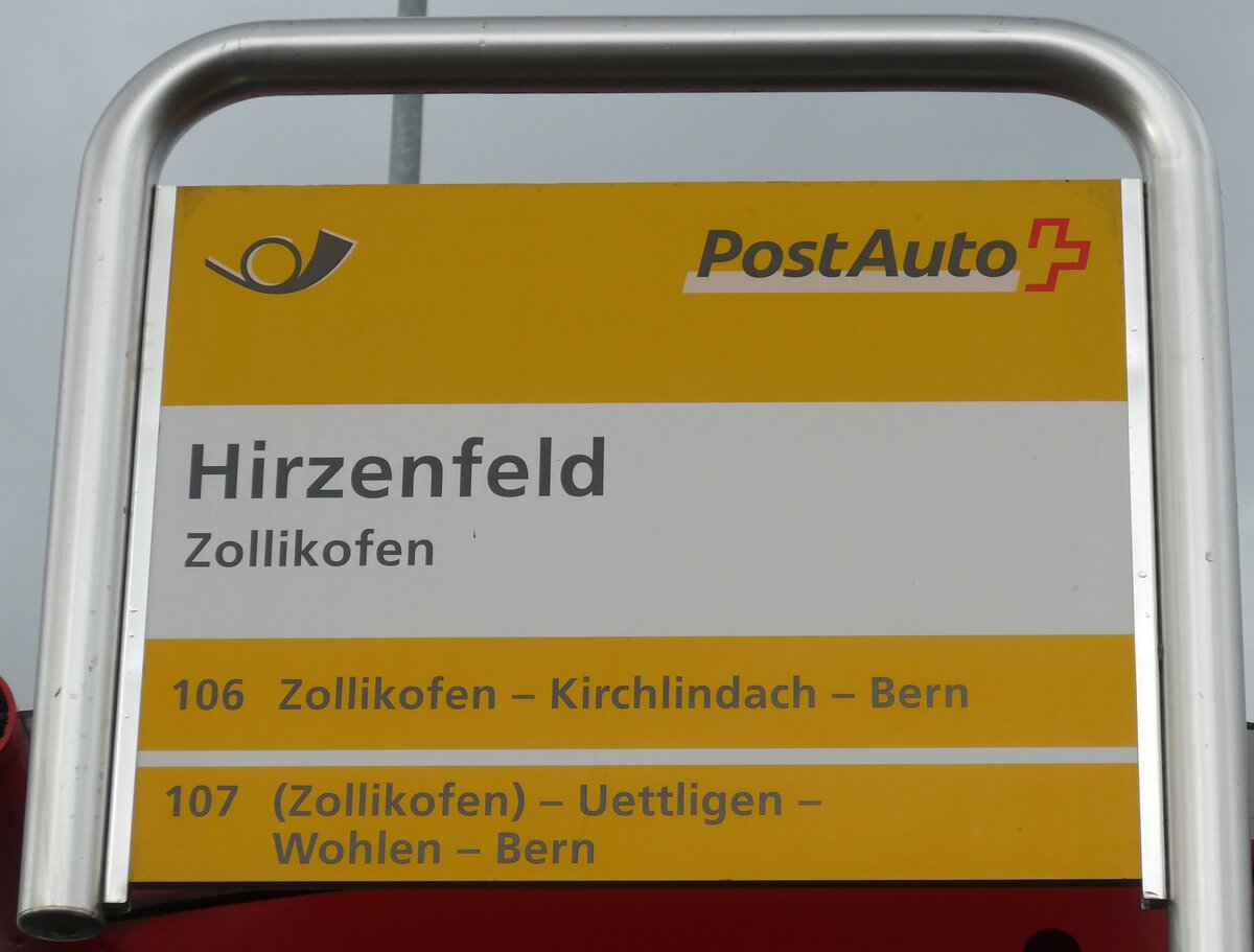 (168'446) - PostAuto-Haltestellenschild - Zollikofen, Hirzenfeld - am 11. Januar 2016