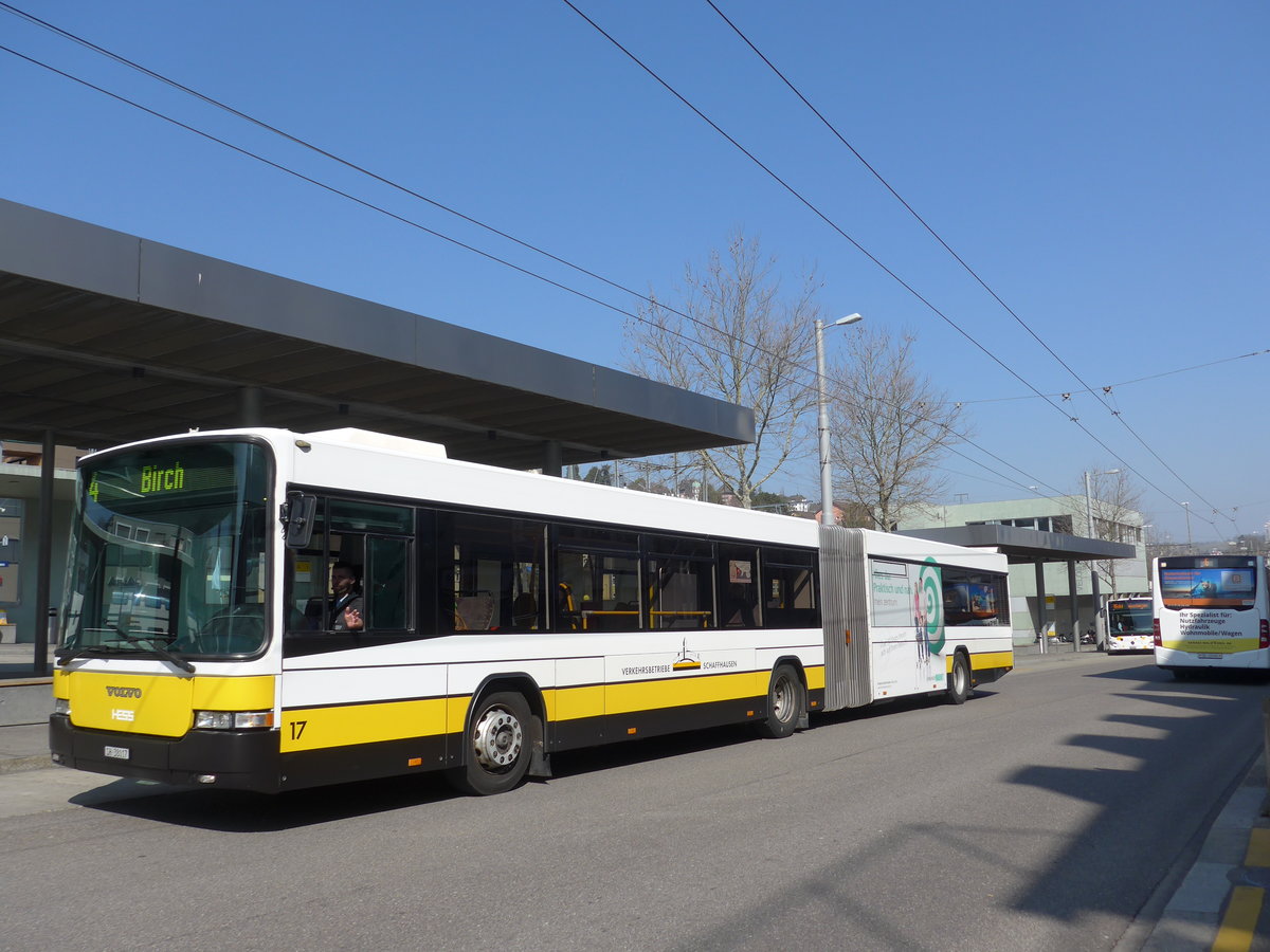 (169'295) - VBSH Schaffhausen - Nr. 17/SH 38'017 - Volvo/Hess am 19. Mrz 2016 beim Bahnhof Schaffhausen