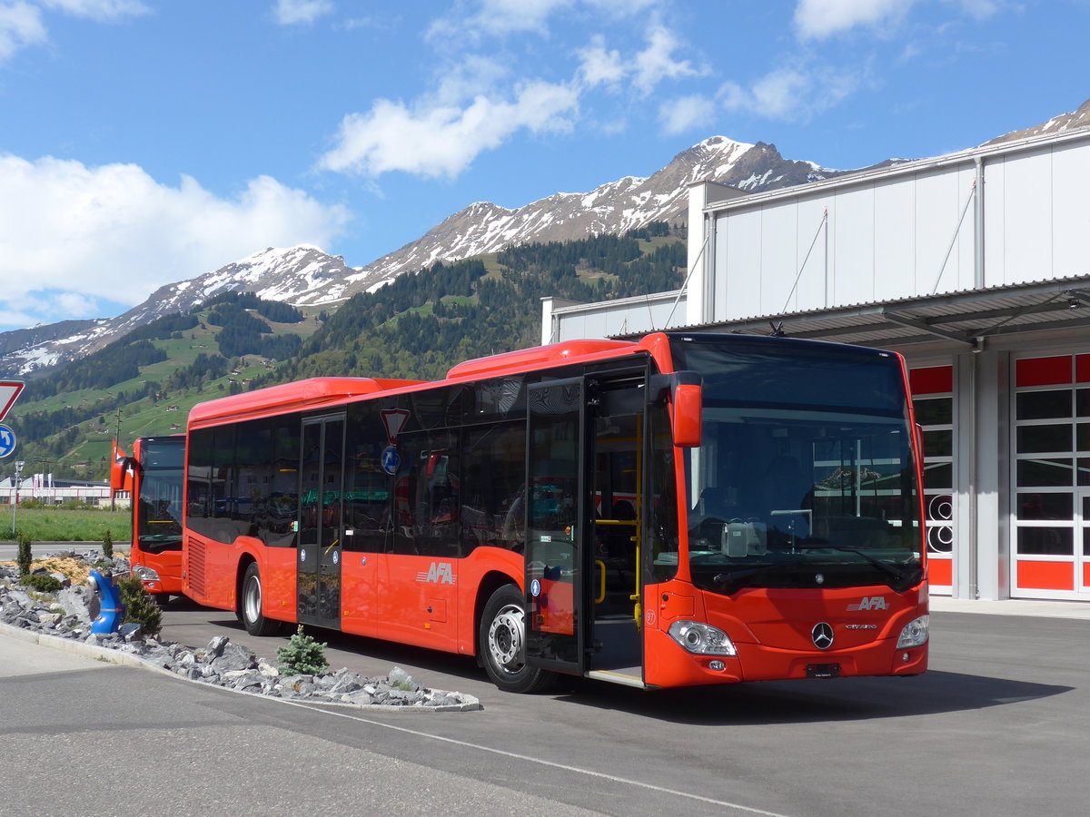 (170'413) - AFA Adelboden - Nr. 97 - Mercedes am 10. Mai 2016 in Frutigen, Garage