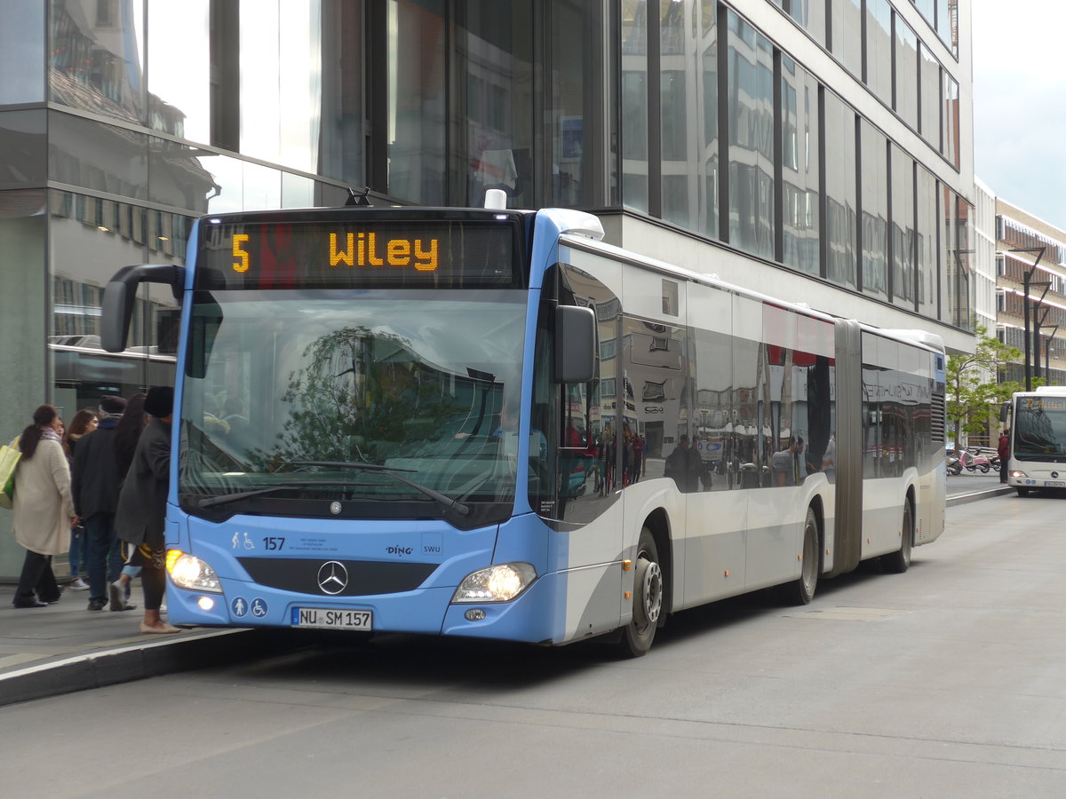 (171'042) - SWU Ulm - Nr. 157/NU-SM 157 - Mercedes am 19. Mai 2016 in Ulm, Rathaus Ulm