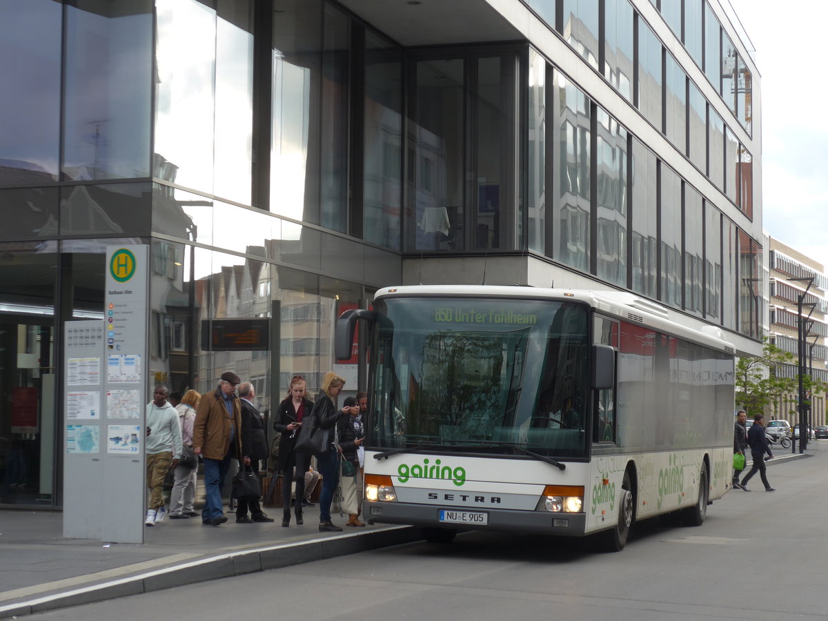 (171'058) - Gairing, Neu-Ulm - NU-E 905 - Setra am 19. Mai 2016 in Ulm, Rathaus Ulm