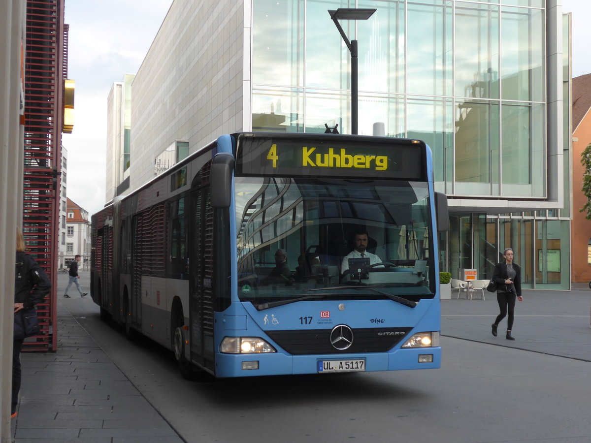 (171'094) - SWU Ulm - Nr. 117/UL-A 5117 - Mercedes am 19. Mai 2016 in Ulm, Rathaus Ulm