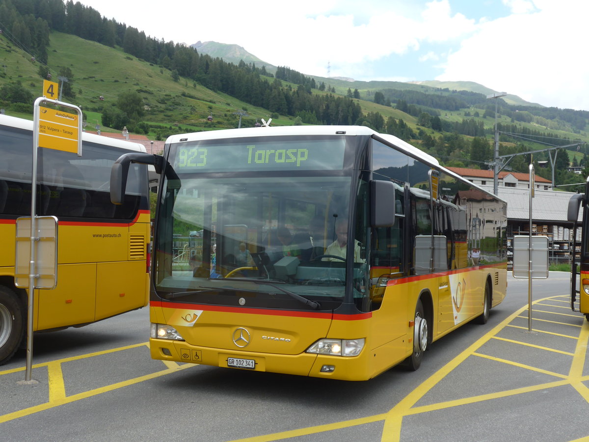 (173'347) - PostAuto Graubnden - GR 102'341 - Mercedes am 24. Juli 2016 beim Bahnhof Scuol-Tarasp