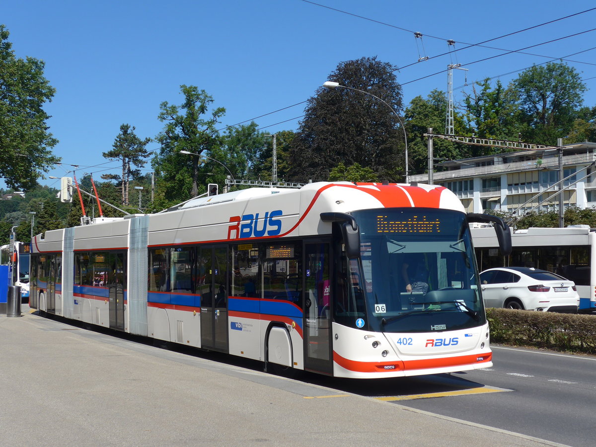 (173'720) - VBL Luzern - Nr. 402 - Hess/Hess Doppelgelenktrolleybus am 8. August 2016 in Luzern, Verkehrshaus