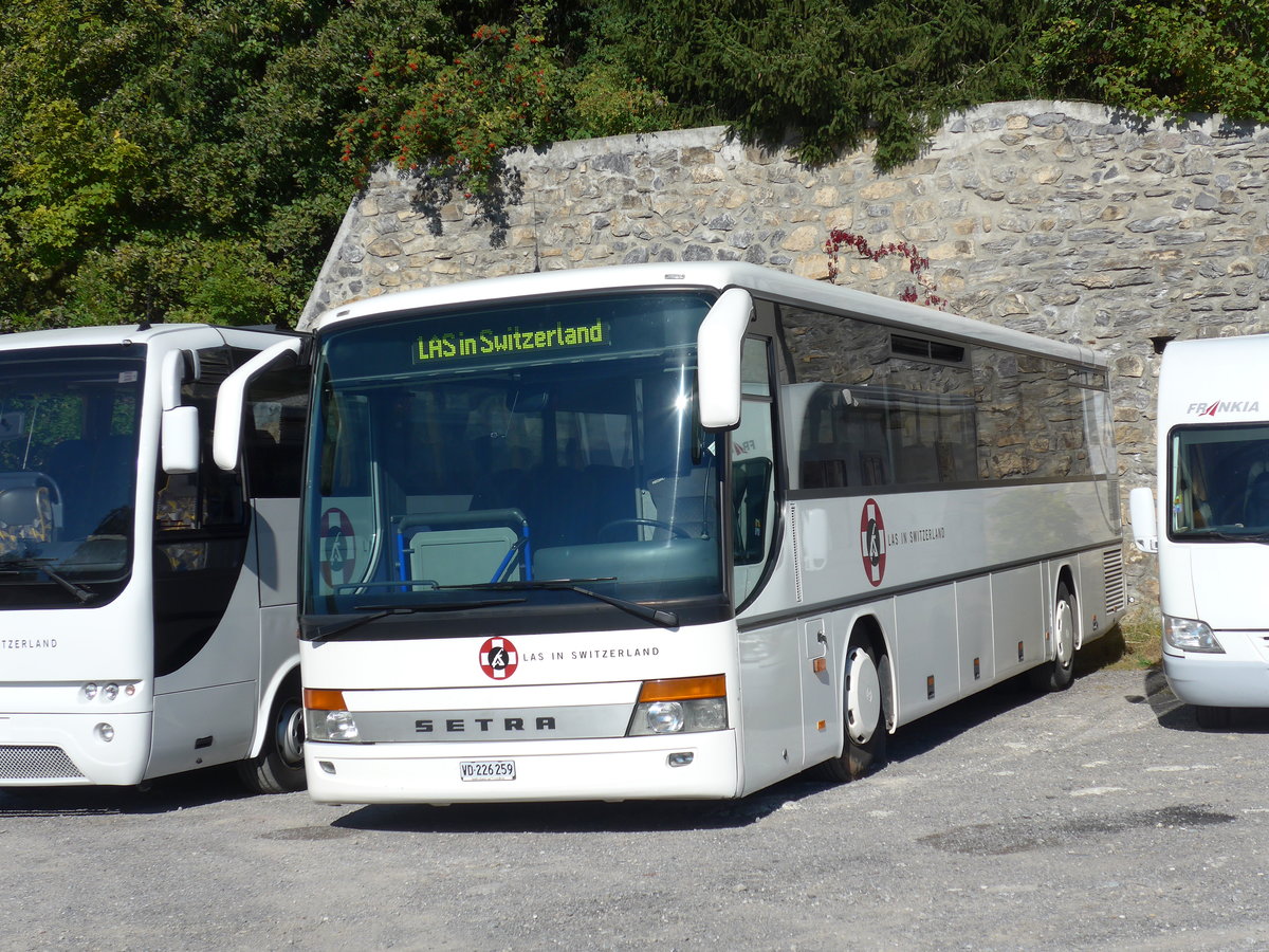 (175'078) - LAS, Leysin - VD 226'259 - Setra am 24. September 2016 beim Bahnhof Leysin-Feydey