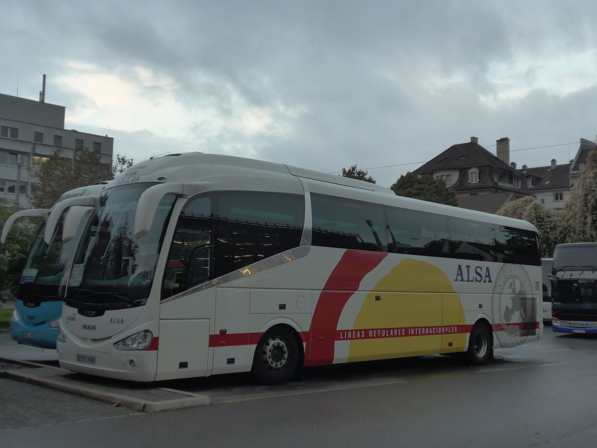 (175'712) - Aus Spanien: ALSA, Madrid - 2305 HVB - MAN/Irizar am 18. Oktober 2016 in Zrich, Sihlquai