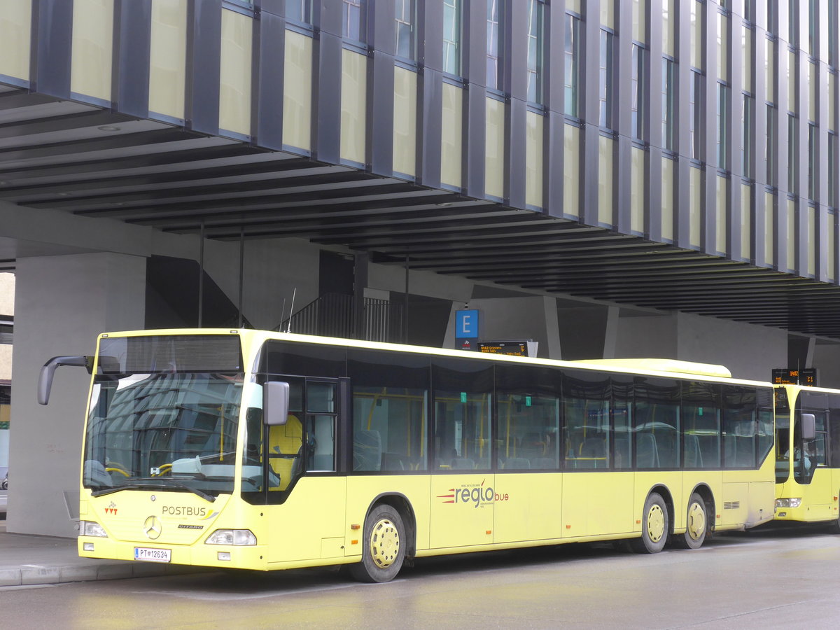 (175'813) - PostBus - PT 12'634 - Mercedes am 18. Oktober 2016 beim Bahnhof Innsbruck