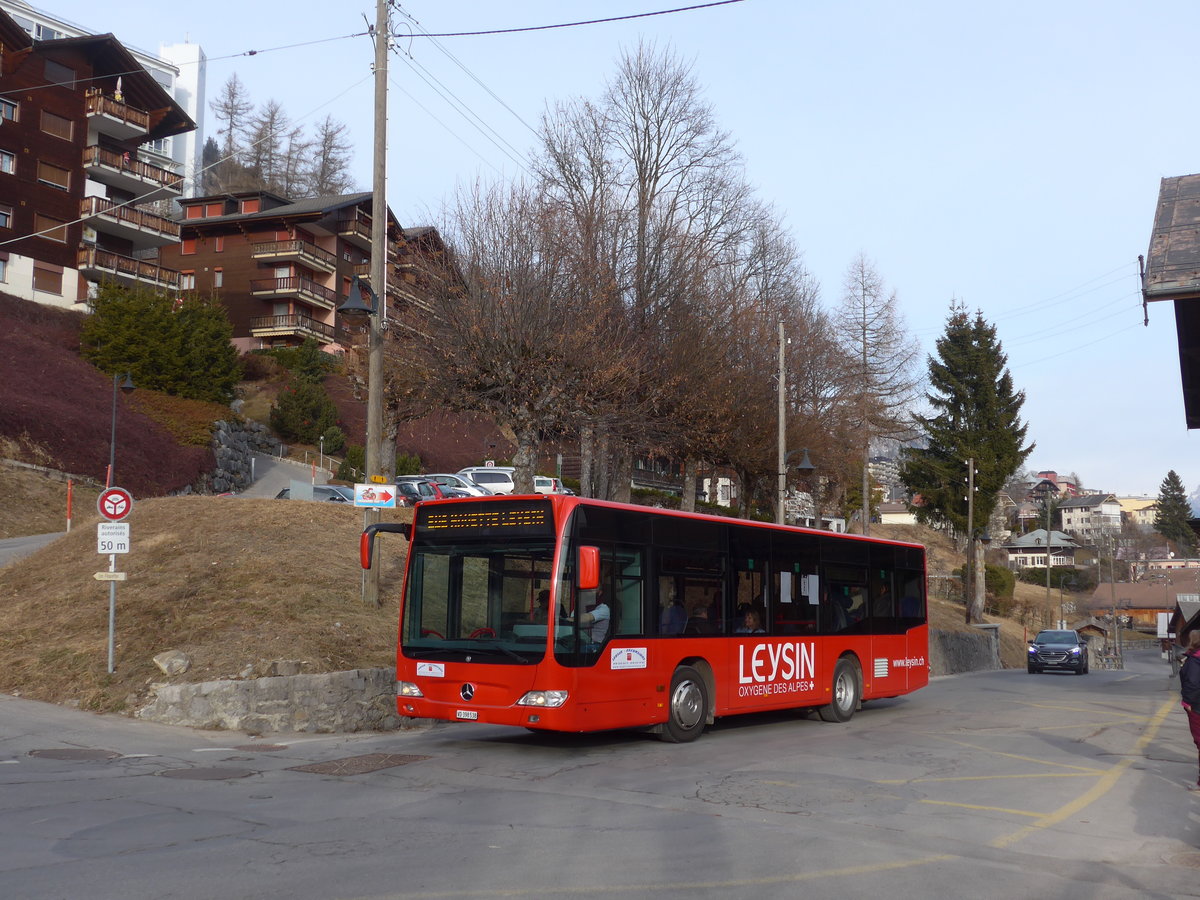 (177'592) - Leysin-Excursions, Leysin - VD 398'538 - Mercedes (ex Imfeld, D-Landstuhl) am 2. Januar 2017 in Leysin, Collge