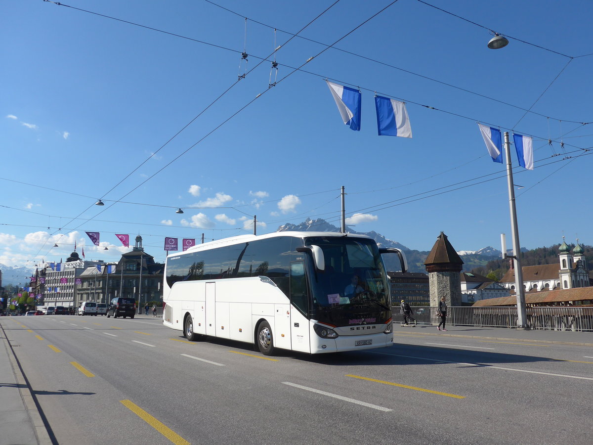 (179'457) - Aus Kroatien: Darko Tours, Desinic - KR 580-HZ - Setra am 10. April 2017 in Luzern, Bahnhofbrcke