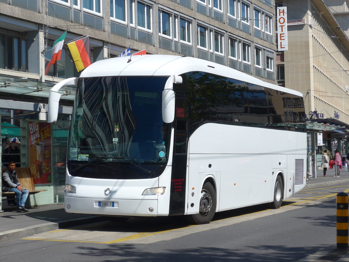 (179'878) - Aus Italien: Castelromano, Isernia - FD-854 JK - Irisbus am 29. April 2017 beim Bahnhof Lausanne