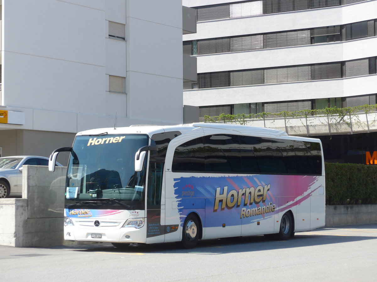 (179'921) - Horner, Tafers - Nr. 2/FR 300'502 - Mercedes am 30. April 2017 beim Bahnhof Visp