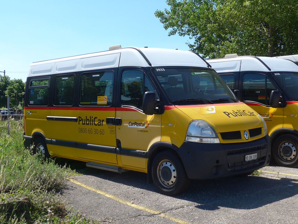 (181'181) - CarPostal Ouest - VD 386'108 - Renault am 18. Juni 2017 in Yverdon, Garage