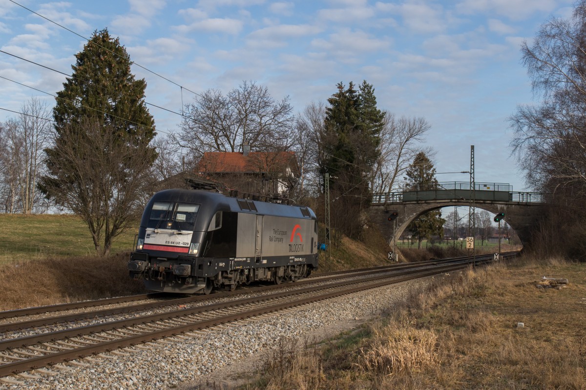 182 529-8 am 19. Dezember 2015 bei �bersee am Chiemsee.