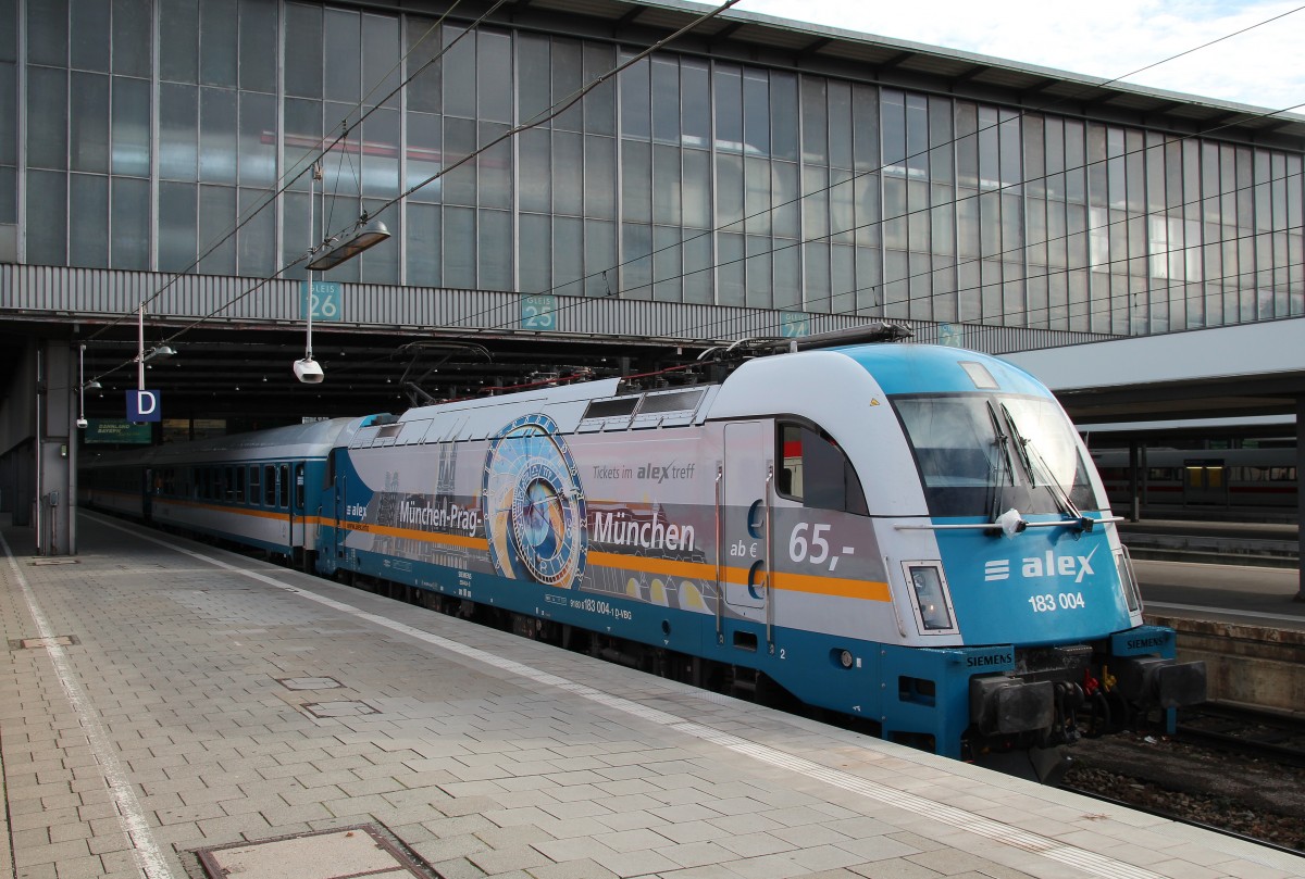 183 004 steht am 21. Oktober 2013 abfahrbereit im M�nchner Hauptbahnhof.