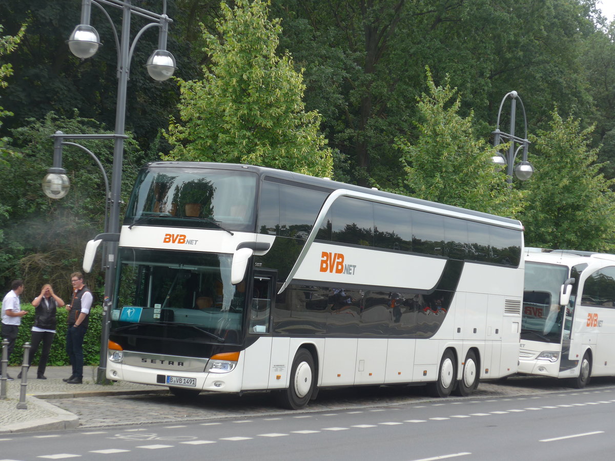 (183'276) - BVG Berlin - B-VB 1491 - Setra am 10. August 2017 in Berlin, Brandenburger Tor