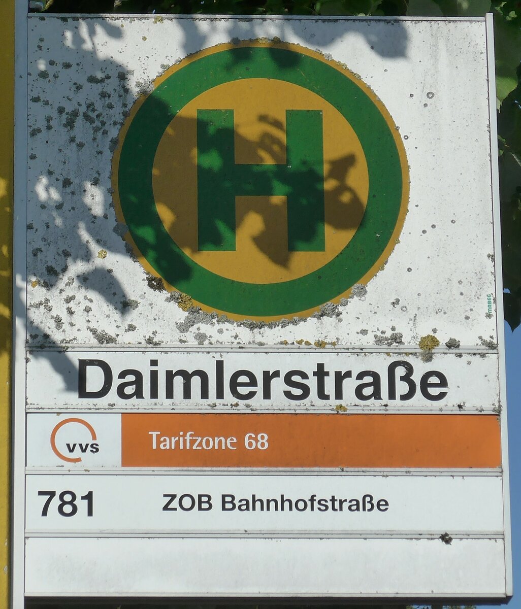 (183'840) - VVS-Haltestellenschild - Herrenberg, Daimlerstrasse - am 22. August 2017