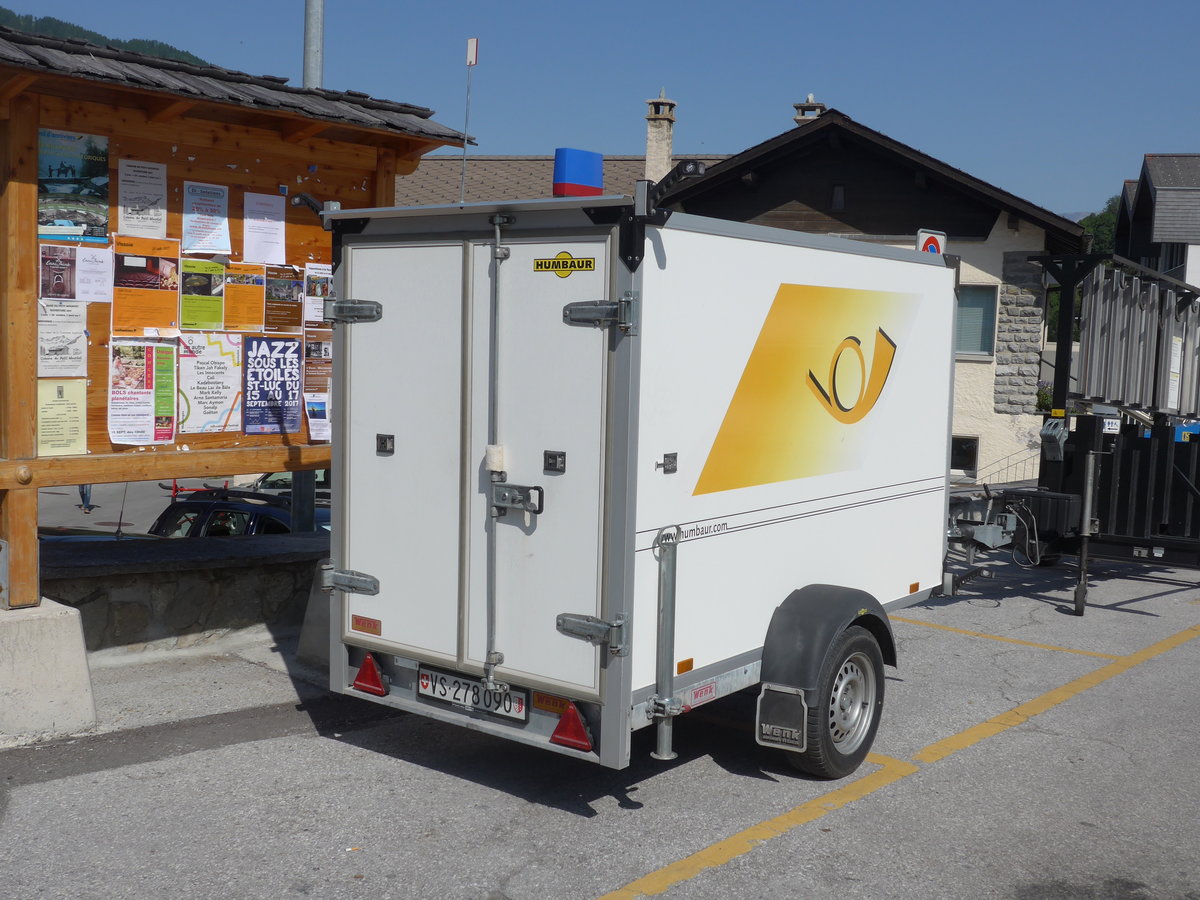 (184'162) - PostAuto Wallis - VS 278'090 - Humbaur Gepckanhnger am 25. August 2017 in Vissoie, Post