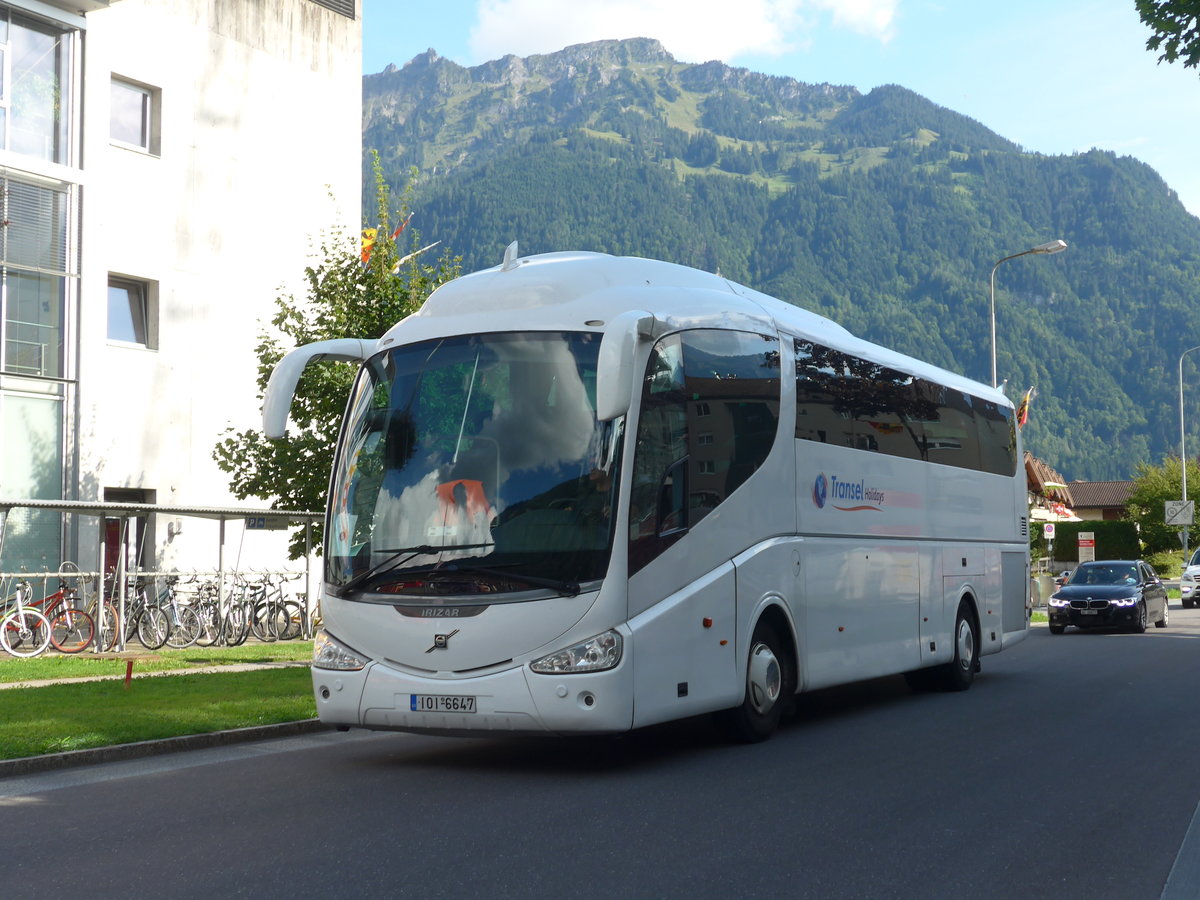 (184'638) - Aus Griechenland: Transel, Athen - IOI-6647 - Volvo/Irizar am 3. September 2017 beim Bahnhof Interlaken Ost