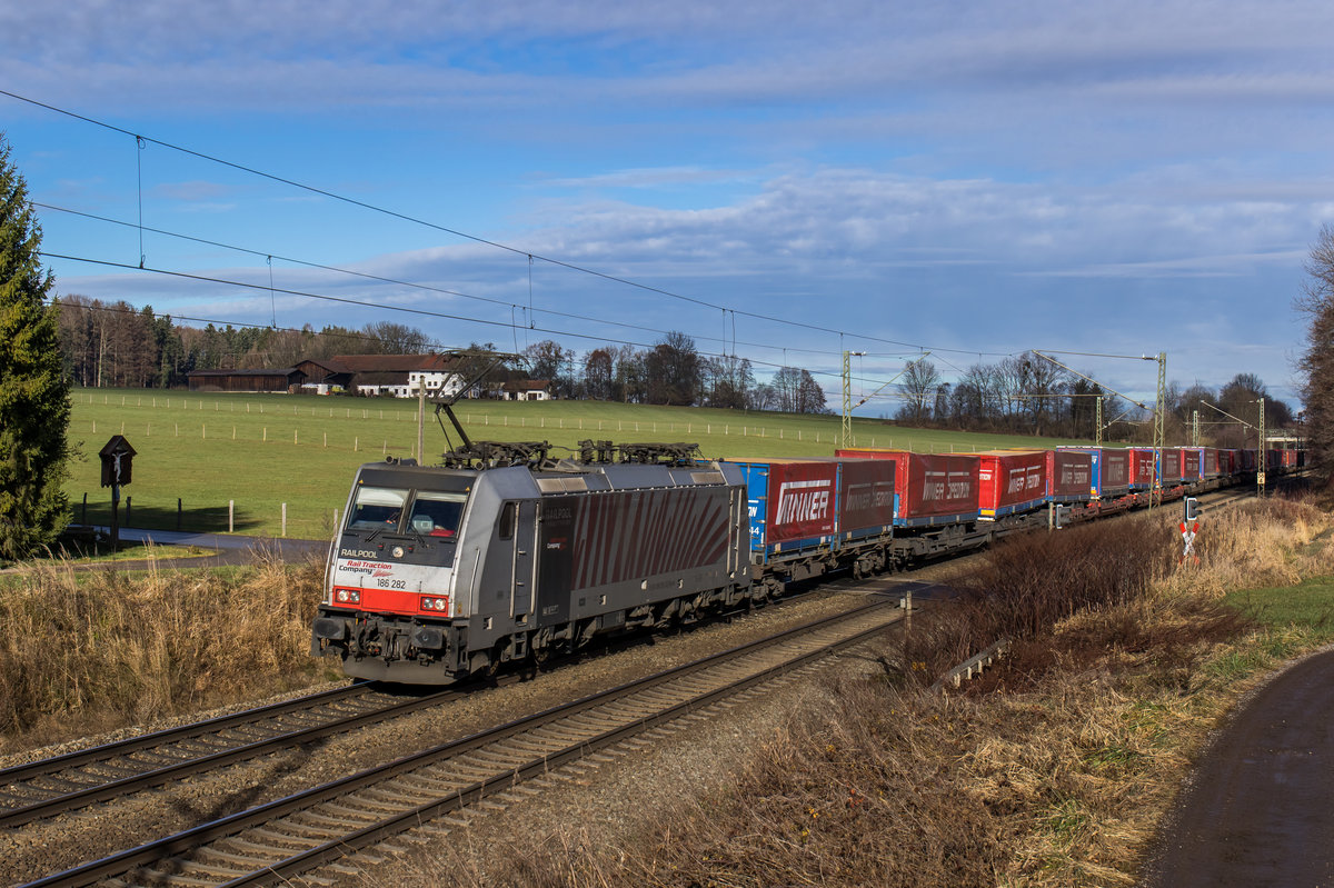 186 282 aus M�nchen kommend am 14. Dezember 2016 bei Vogl.