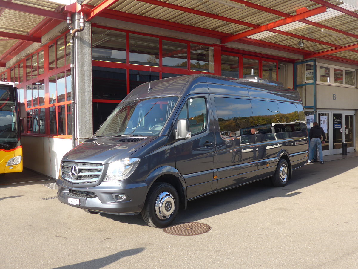 (186'185) - EvoBus, Kloten - ZH 401'811 - Mercedes am 3. November 2017 in Kloten, EvoBus