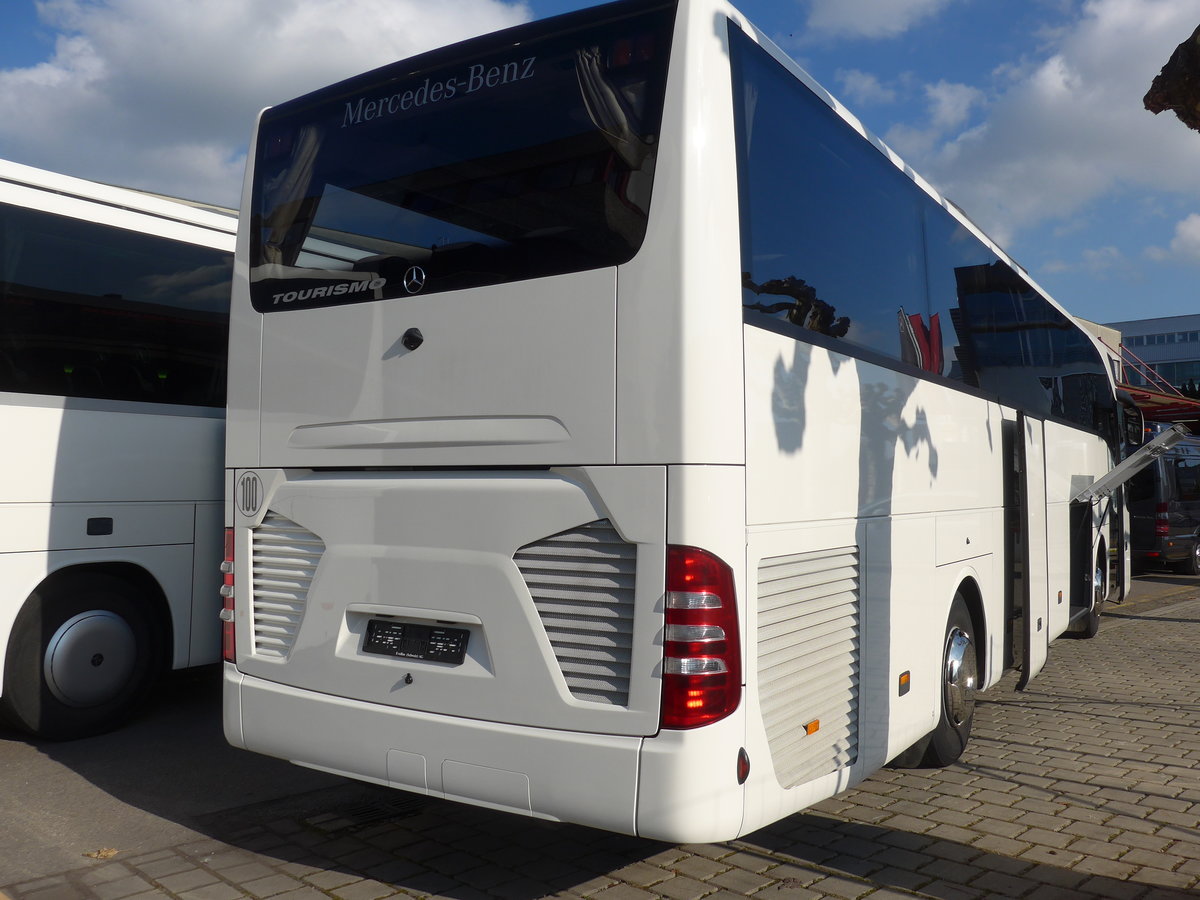 (186'201) - EvoBus, Kloten - Mercedes am 3. November 2017 in Kloten, EvoBus