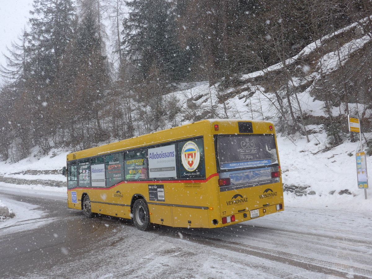 (188'371) - PostAuto Wallis - Nr. 17/VS 33'100 - Mercedes (ex Theytaz, Sion; ex AAGL Liestal Nr. 57) am 11. Februar 2018 in Veysonnaz, Station