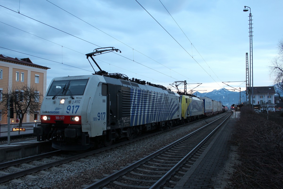 189 917 und 189 912  Moving Europe  am 16. M�rz 2015 im Bahnhof von Prien am Chiemsee.