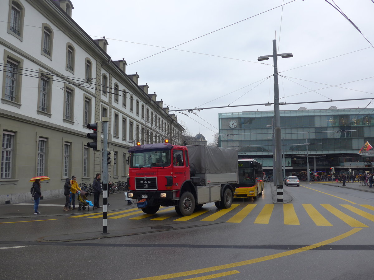 (189'438) - Bernmobil, Bern - Nr. 94/BE 3869 U - MAN am 17. Mrz 2018 beim Bahnhof Bern