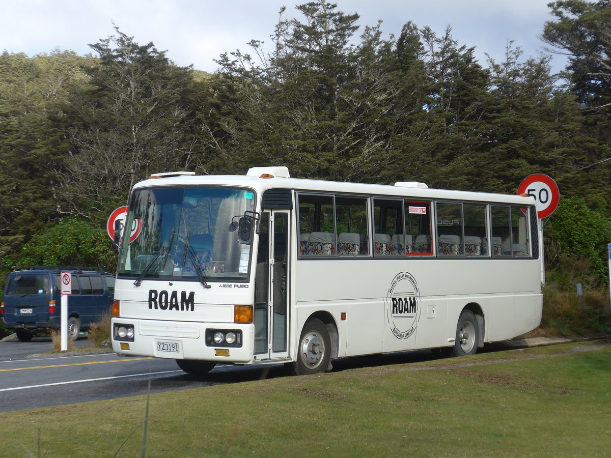 (191'282) - Roam, Tongariro - YZ3191 - Mitsubishi am 24. April 2018 in Whakapapa, Holiday Park