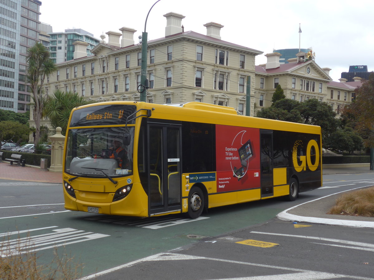 (191'677) - GO Wellington - Nr. 4241/GYE372 - Alexander Dennis/KiwiBus am 27. April 2018 beim Bahnhof Wellington