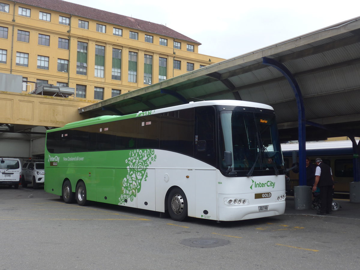 (191'740) - InterCity - Nr. 1084/JQU740 - Scania/KiwiBus am 27. April 2018 beim Bahnhof Wellington