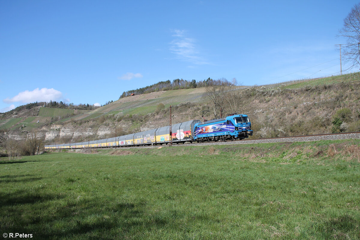 192 050 zieht mit einem ARS Altmann bei Himmelstadt gen Sden. 28.03.24