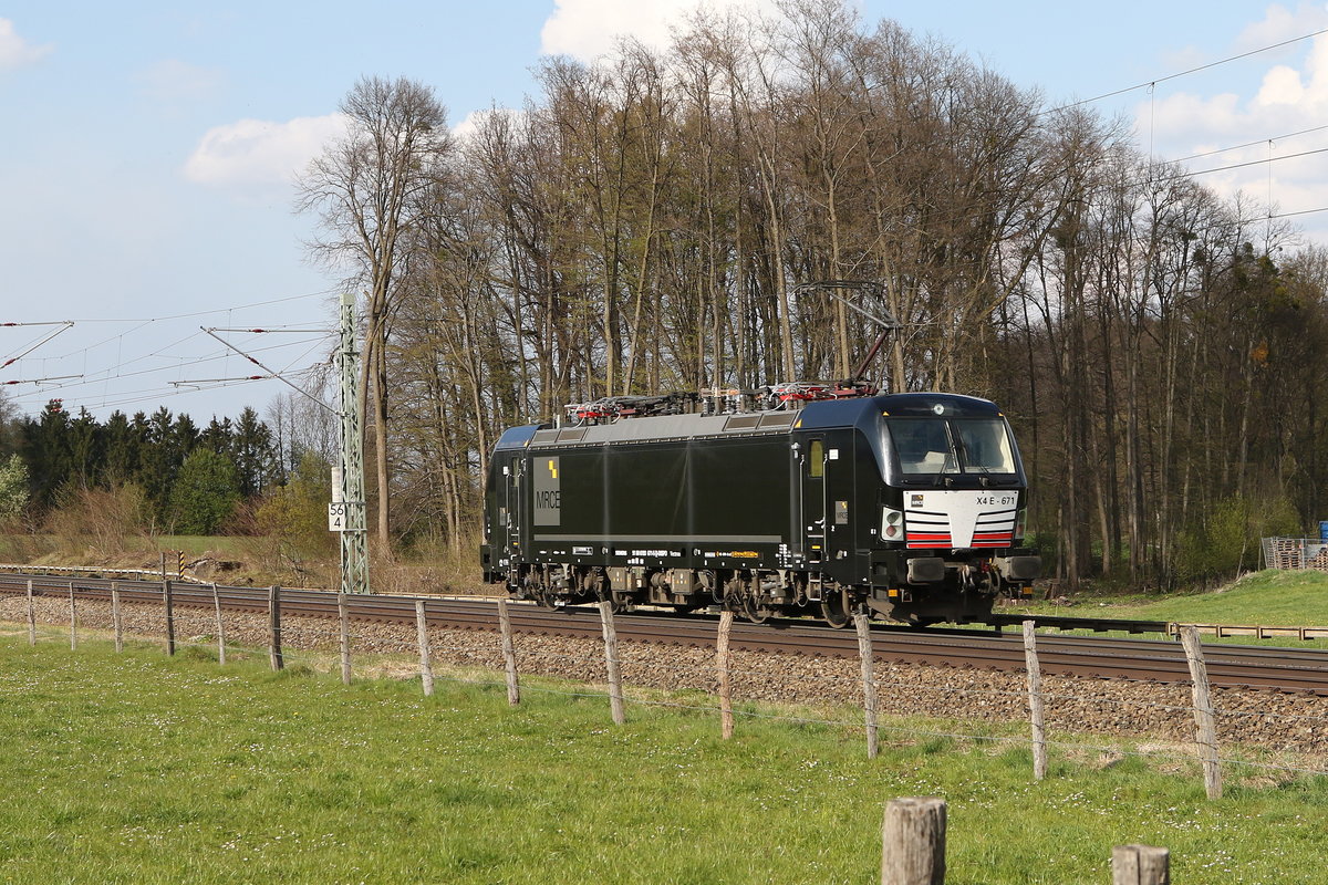 193 671 am 21. April 2021 bei Vogl auf dem Weg nach M�nchen.