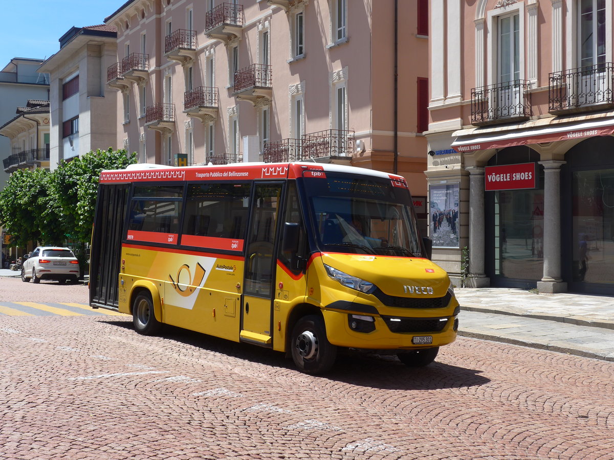 (193'855) - AutoPostale Ticino - TI 295'301 - Iveco/Sitcar am 9. Juni 2018 beim Bahnhof Bellinzona