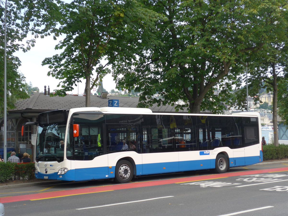 (195'457) - VBL Luzern - Nr. 83/LU 250'374 - Mercedes am 1. August 2018 beim Bahnhof Luzern