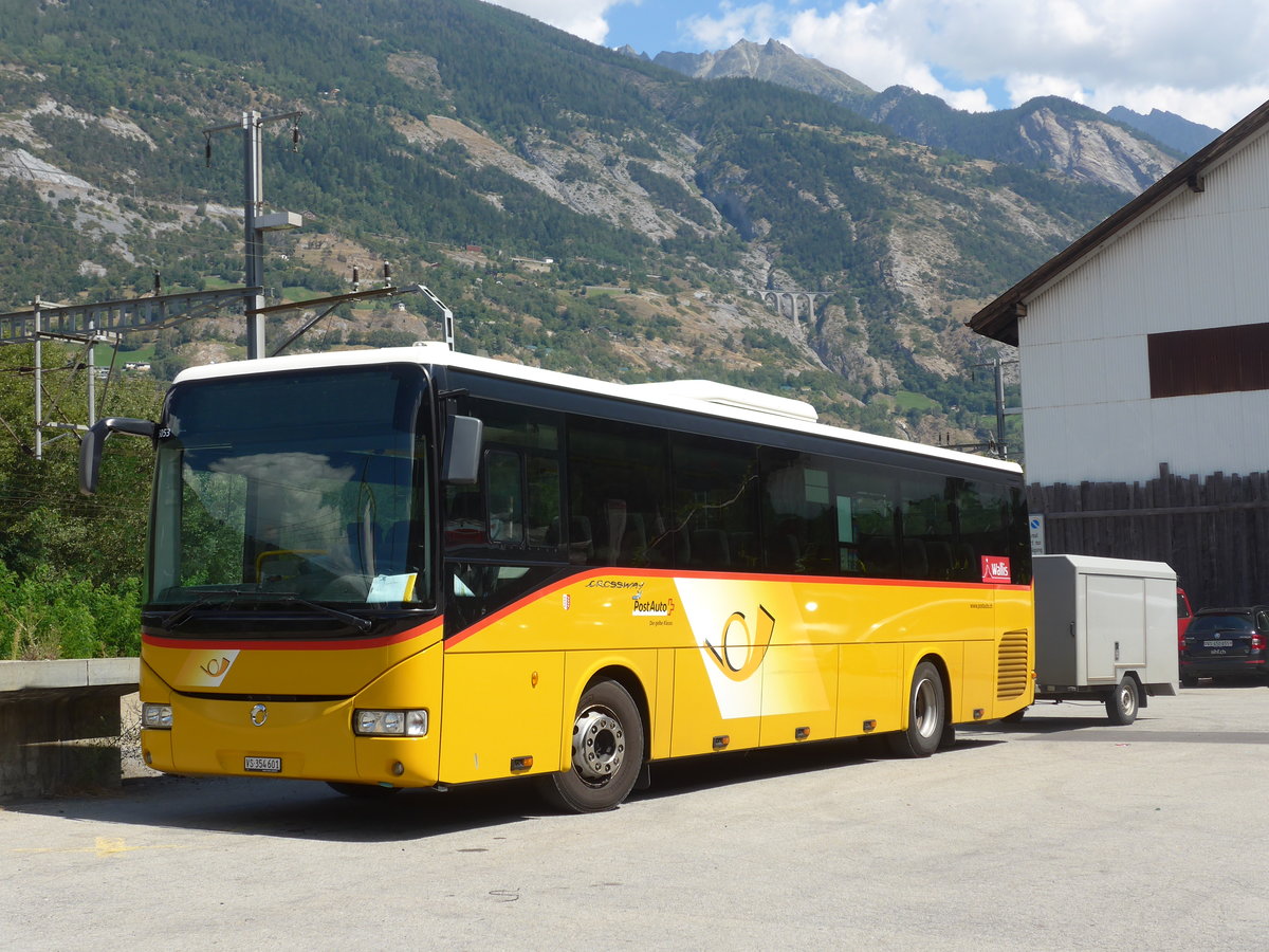 (196'060) - PostAuto Wallis - VS 354'601 - Irisbus am 19. August 2018 beim Bahnhof Gampel-Steg