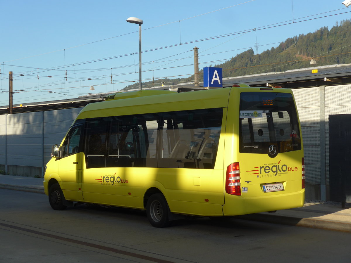 (196'884) - Ledermair, Schwaz - SZ 614 ZP - Mercedes am 12. September 2018 beim Bahnhof Schwaz