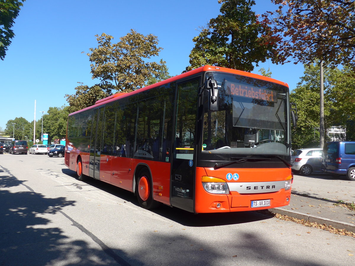 (196'969) - Hvels, Trostberg - TS-VA 1018 - Setra am 12. September 2018 beim Bahnhof Bad Reichenhall