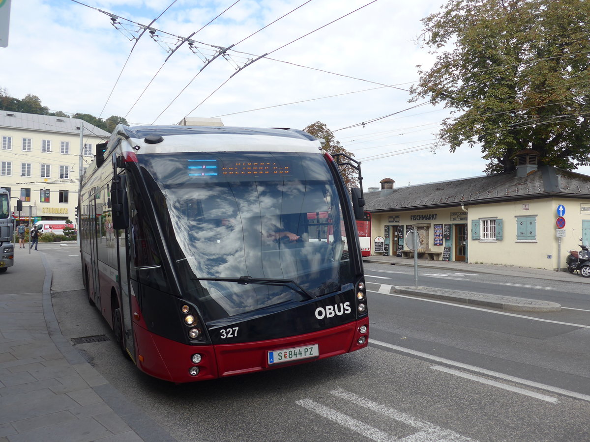(197'155) - OBUS Salzburg - Nr. 327/S 844 PZ - Solaris Gelenktrolleybus am 13. September 2018 in Salzburg, Hanuschplatz