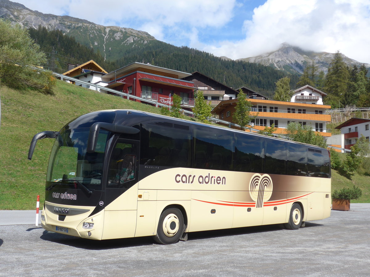 (197'635) - Aus Frankreich: Cars Adrien, Le Bosc Roger en Roumois - Nr. 84/EB 927 CW - Iveco am 15. September 2018 in St. Anton, Terminal Ost 