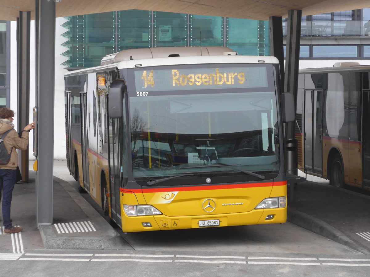 (199'263) - CarPostal Ouest - JU 65'081 - Mercedes (ex Nr. 14) am 4. November 2018 beim Bahnhof Delmont