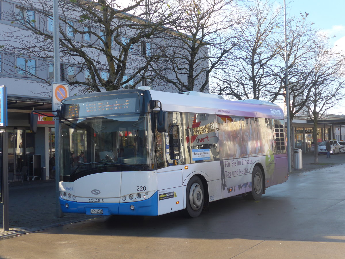 (199'544) - WilMobil, Wil - Nr. 220/SG 145'201 - Solaris am 24. November 2018 beim Bahnhof Wil