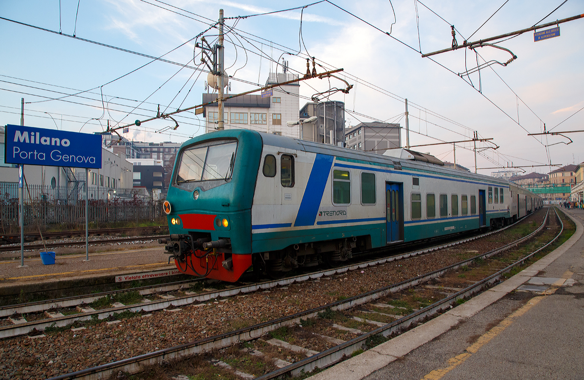 2. Klasse Nahverkehrs-Niederflur- Steuerwagen mit Gepäckabteil und (auf dem Dach befindlicher) Klimaanlage 50 83 82-39 625-9, der Gattung npBDH-Clim, Typ 1973,  der Trenord am 29.12.2015 im Zugverband im Bahnhof Milano Porta Genova (Stazione di Milano Porta Genova).

TECHNISCHE DATEN: 
Spurweite: 1.435 mm
Länge über Puffer:  26.400 mm
Breite: 2.855 mm
Höhe: 3.705 mm
Drehzapfenabstand: 19.000 mm
Achsstand im Drehgestell:  2.400 mm
Leergewicht:  43 t
Zuladegewicht: 4 t
Sitzplätze:  48 (2. Klasse) 
Höchstgeschwindigkeit:  140 km/h
Bremsbauart:  Freno WU-R63