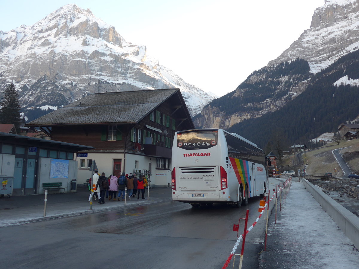 (200'507) - Aus Italien: Seat, Tricase - FB-959 FA - Volvo am 1. Januar 2019 in Grindelwald, Grund
