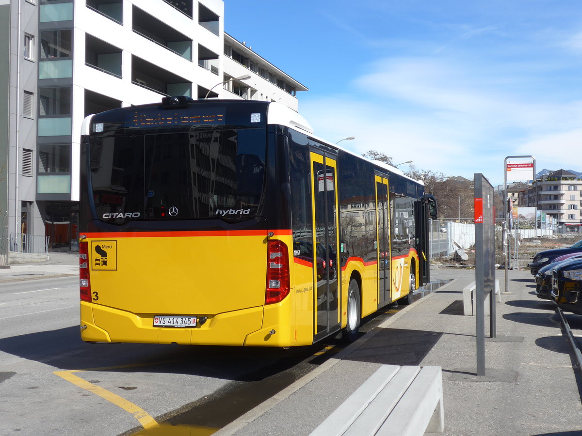 (202'411) - PostAuto Wallis - Nr. 3/VS 414'345 - Mercedes am 16. Mrz 2019 beim Bahnhof Sion