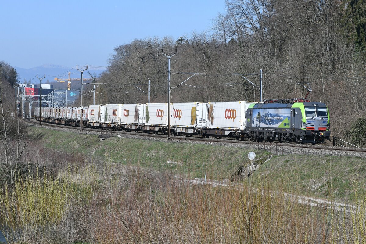 2025-03-18-BLS Cargo Vufflens-la-Ville
Locomotive électrique siemens Vectron 
Re 475 428 louer à RailCare 

© la photo vous intéresse merci de me contacter
photos-vietti-violi@ik.me