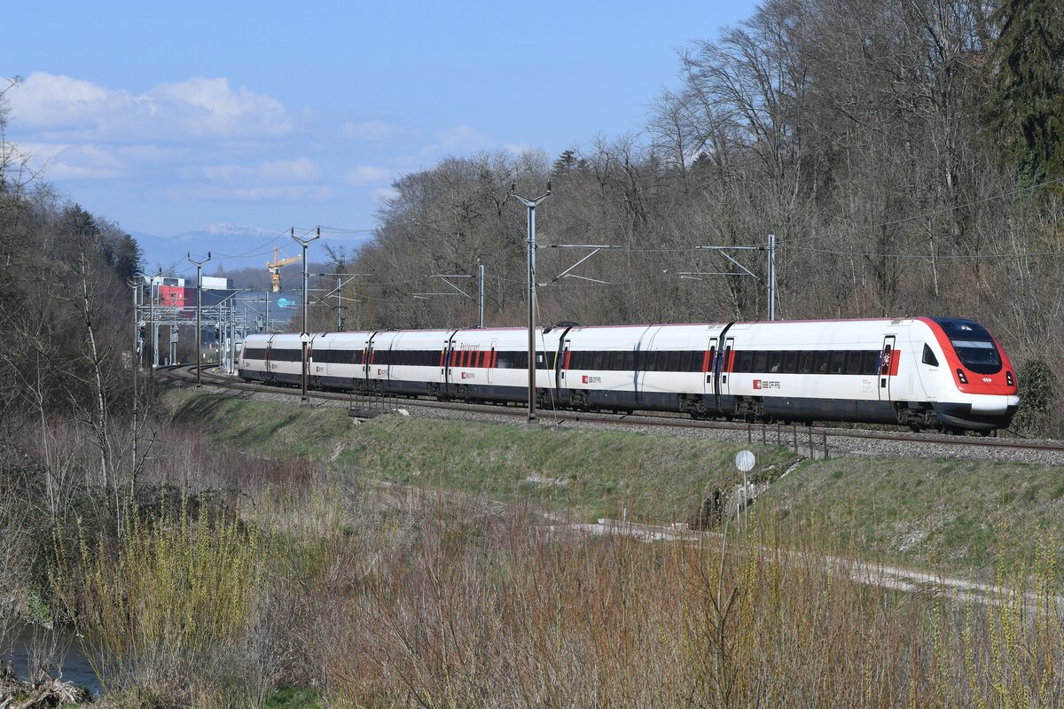 2025-03-18-SBB CFF FFS Vufflens-la-Ville
Automotrice pendulaire ICN RABe 500 000
[Le Corbusier]

© la photo vous intéresse merci de me contacter
photos-vietti-violi@ik.me